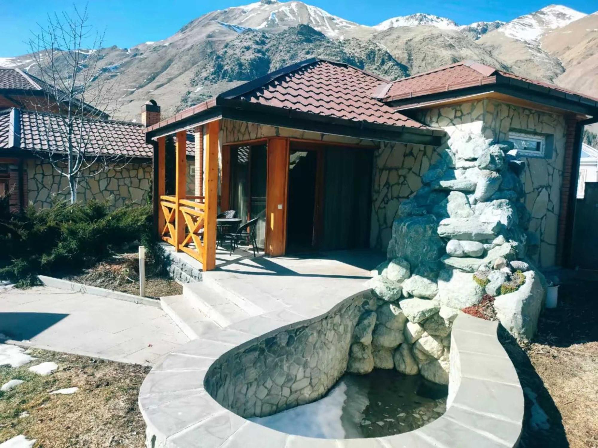 Vardisubani Villa Kasbegi Buitenkant foto