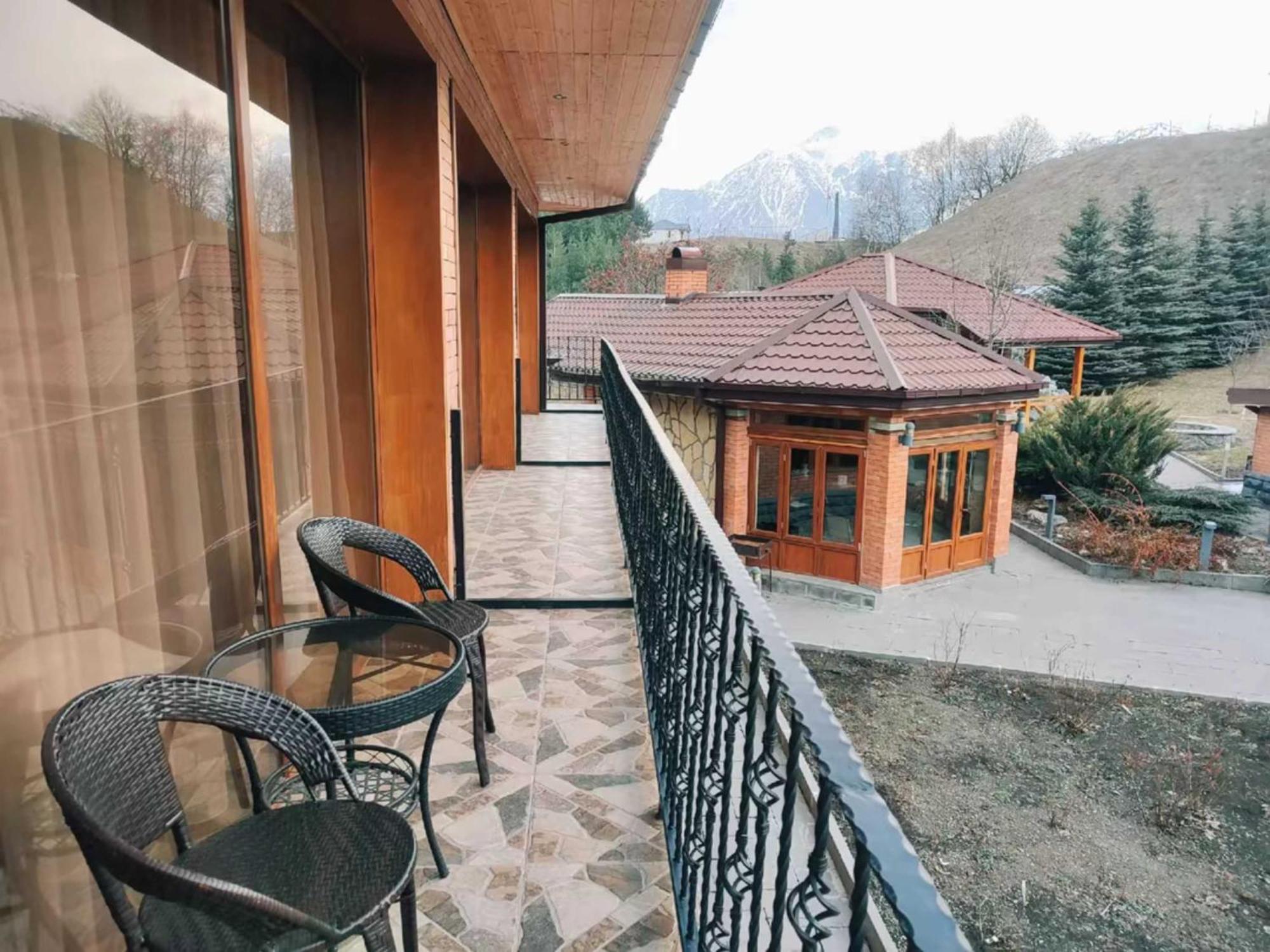 Vardisubani Villa Kasbegi Buitenkant foto