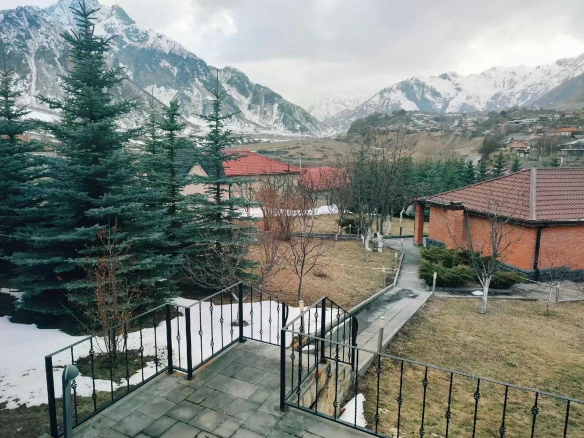 Vardisubani Villa Kasbegi Buitenkant foto