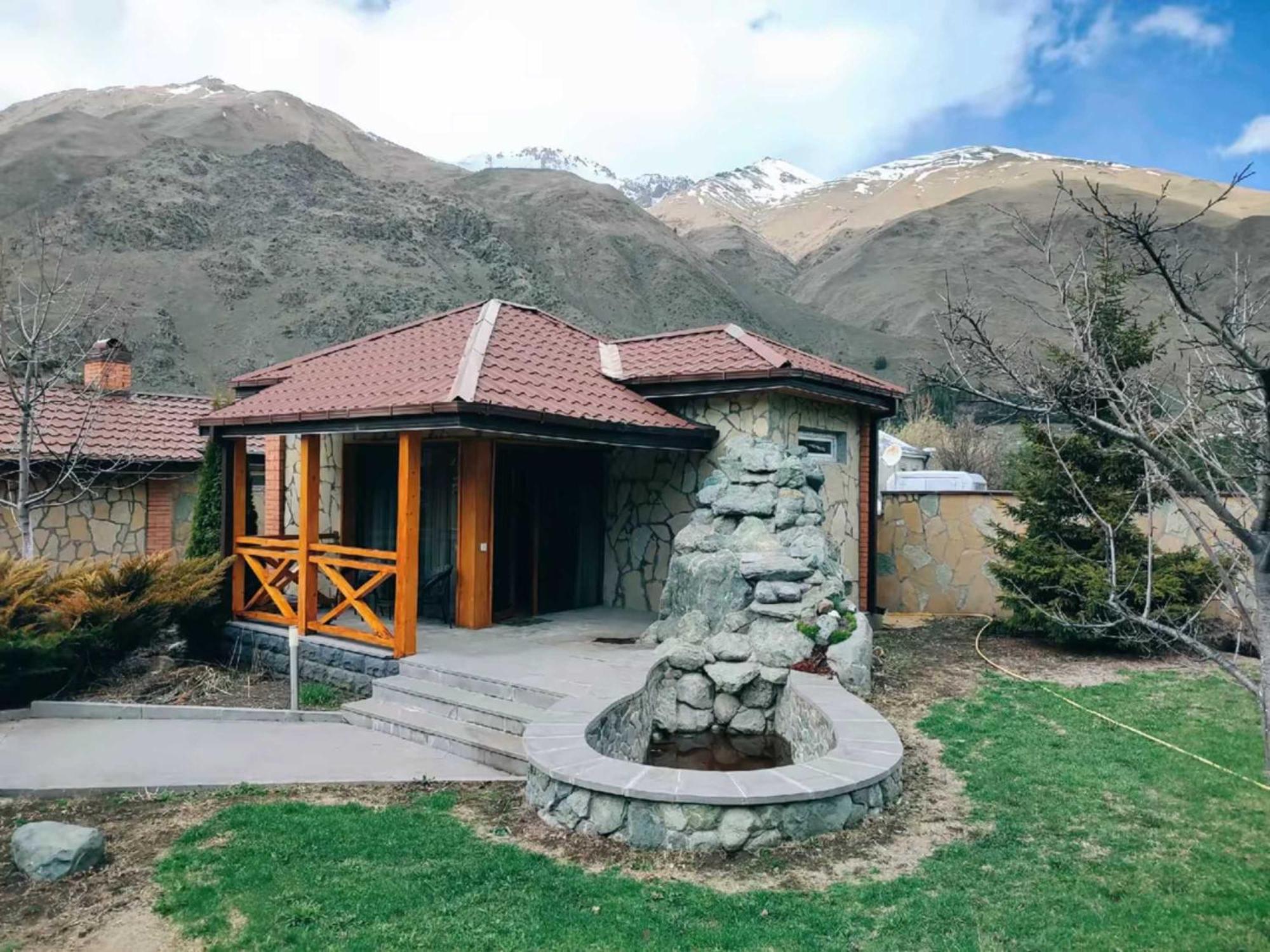 Vardisubani Villa Kasbegi Buitenkant foto